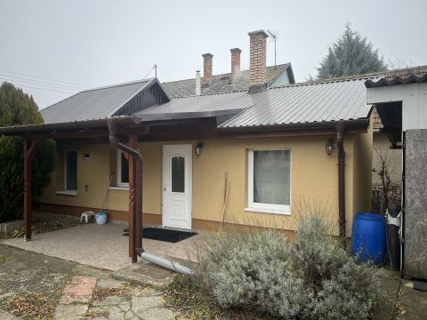 Eladó Ház 2730 Albertirsa , Nagyváradi utca közelében