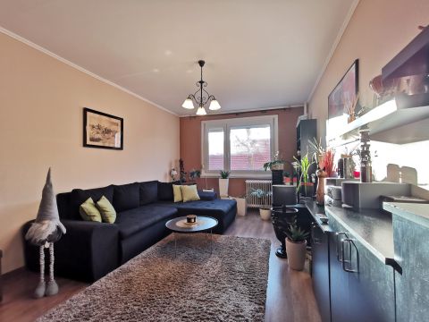 Eladó Lakás 8000 Székesfehérvár 