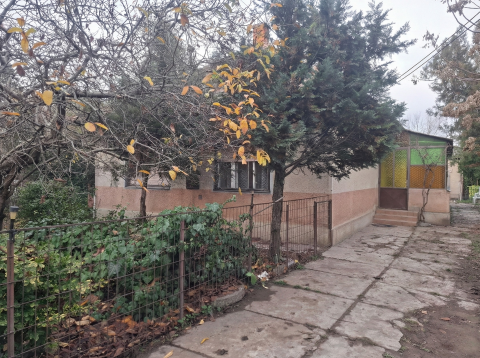 Eladó Ház 2360 Gyál Vecsési úti Spar közelében