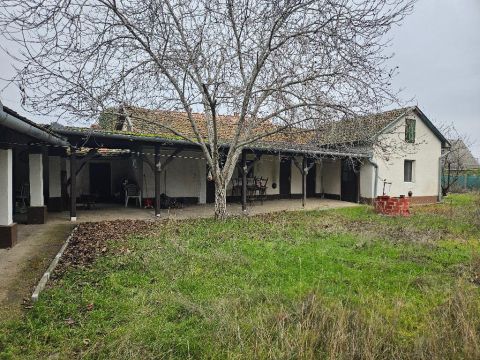 Eladó Ház 5465 Cserkeszőlő , 5465 Cserkeszőlő, Kuna József