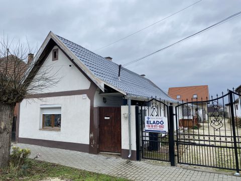 Eladó Ház 2060 Bicske 