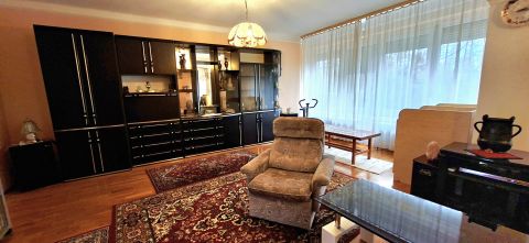 Eladó Ház 6000 Kecskemét , 6000 Kecskemét Petőfiváros nappali + 3 szobás ház