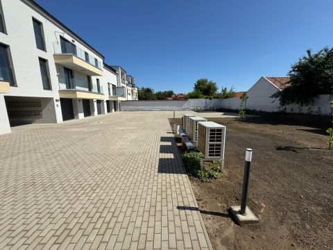 Eladó Parkoló 4400 Nyíregyháza 