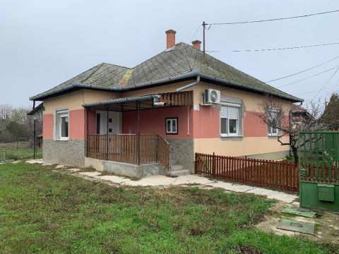 Eladó Ház 5462 Cibakháza , 5462 Cibakháza, csendes