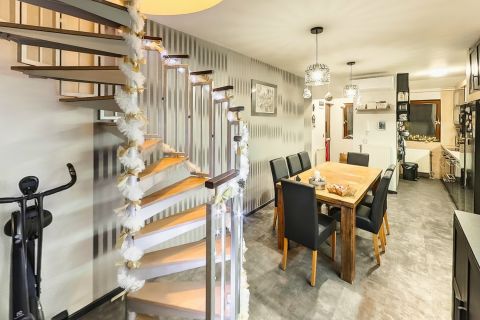 Eladó Lakás 6000 Kecskemét Exkuzív, nappali + 3 szobás belvárosi lakás 