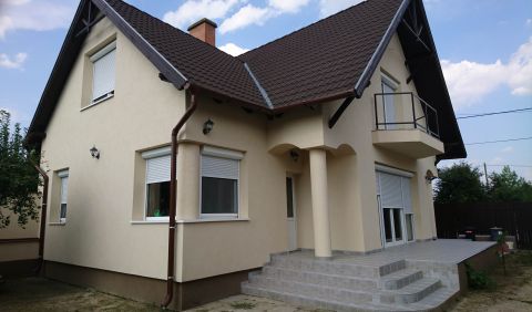 Eladó Ház 6771 Szeged , a Szőreg Malom buszforduló közelében