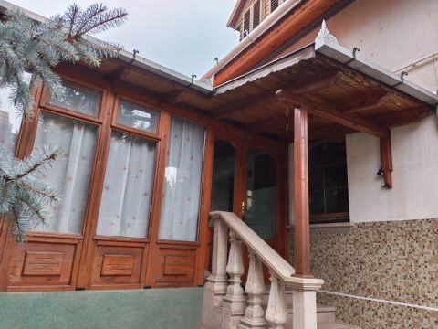 Eladó Ház 3000 Hatvan , Újhatvan csendes utcájában