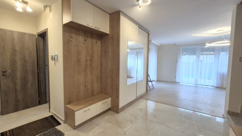 Kiadó Ház 6000 Kecskemét Újépítésű nappali+4 szobás ikerház, garázzsal kiadó!