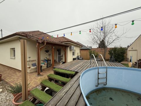 Eladó Ház 4034 Debrecen , Debrecen Veres Péter utcából nyíló csendes utcában 