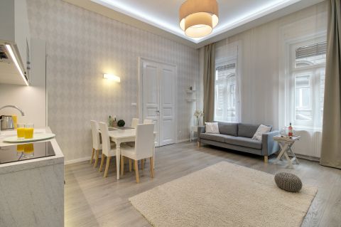 Kiadó Lakás 1061 Budapest 6. kerület , 3 hálós az Andrássy és a Gozsdu között