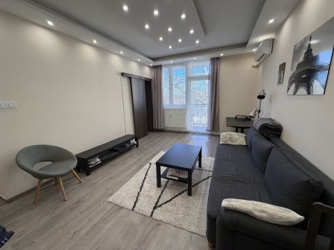 Eladó Lakás 1098 Budapest 9. kerület Zöld környezetben teljes körűen felújítva !