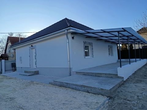 Eladó Ház 2760 Nagykáta , Nagykáta központjában 2 szoba+ nappalis ház eladó