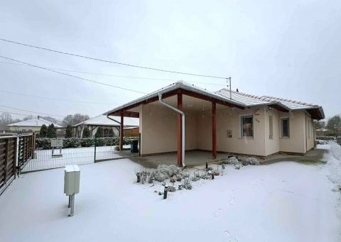 Eladó Ház 2364 Ócsa Új építésű ingatlanok között pár éve épült ingatlan