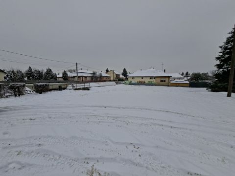 Eladó Telek 2118 Dány , Dányon A Fodrászat mellett