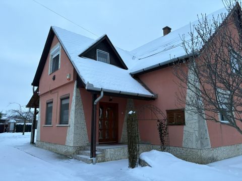 Eladó Ház 2244 Úri 