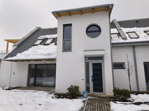 Eladó Lakás 6000 Kecskemét Kertkapcsolatos belvárosi társasházi lakások