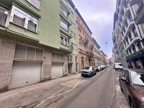 Eladó Lakás 1063 Budapest 6. kerület 