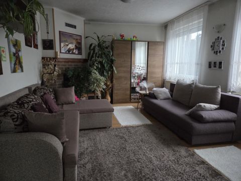 Eladó Ház 2100 Gödöllő Máriabesnyő nyugodt utcájában