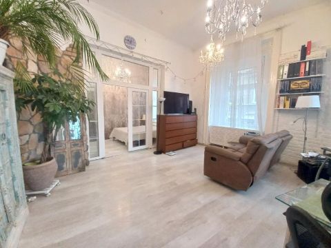 Eladó Lakás 1085 Budapest 8. kerület , 1085 Budapest 8, Corvin negyed