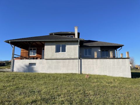 Eladó Ház 2641 Berkenye 