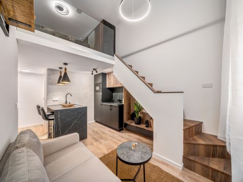 Eladó Lakás 1073 Budapest 7. kerület DOB utca sarkán - napos PRÉMIUM lakás!