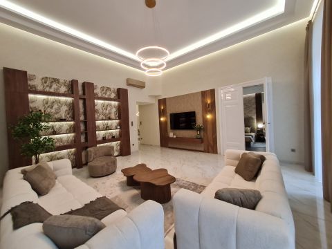 Eladó Lakás 1051 Budapest 5. kerület , Exkluzív lakás - 4 háló, 3 fürdő szoba - igazi ritkaság