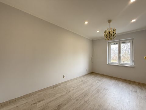 Eladó Lakás 7300 Komló 