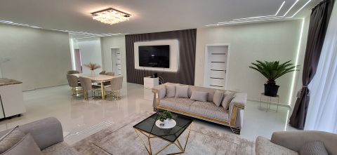 Eladó Ház 2011 Budakalász 171 nm-es újépítésű ház az Omszki tótól 5 percre!