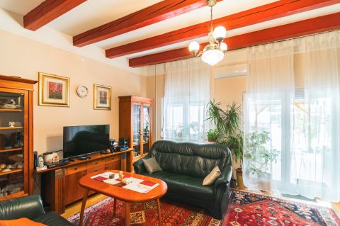 Eladó Ház 1039 Budapest 3. kerület 