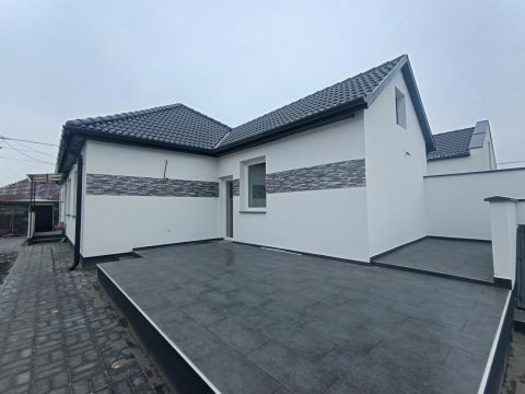 Eladó Ház 2760 Nagykáta Nagykáta központjában 3 szobás ház eladó