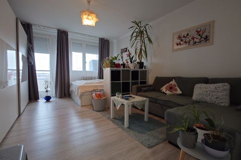 Eladó Lakás 6000 Kecskemét , Március 15. u.