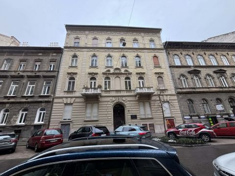 Eladó Lakás 1068 Budapest 6. kerület 