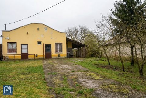 Eladó Üzlethelyiség 3252 Erdőkövesd 