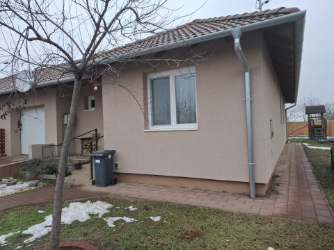 Eladó Ház 2314 Halásztelek 