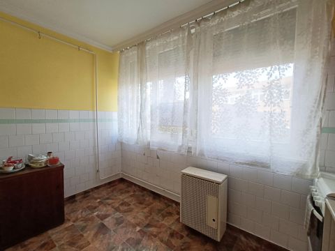 Eladó Lakás 6000 Kecskemét 