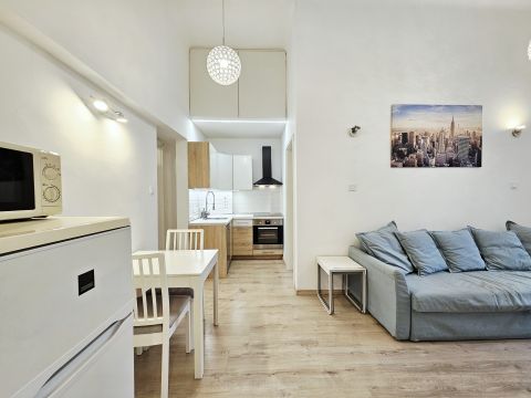 Eladó Lakás 1082 Budapest 8. kerület Corvin sétánytól pár lépésre