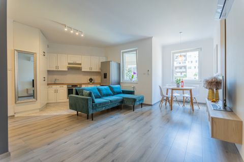 Eladó Lakás 1139 Budapest 13. kerület , Újszerű kompakt, bútorozott lakás 2003-ban épült ház, garázs