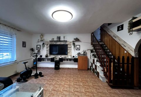 Eladó Ház 8598 Pápa , Tapolcafői út