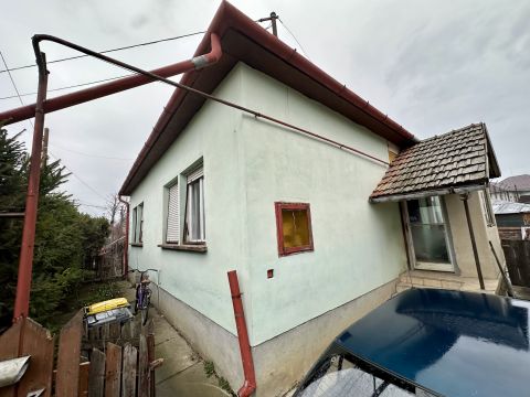 Eladó Ház 5091 Tószeg , TÓSZEG CSENDES UTCÁJÁBAN KÁDÁRKOCKA HÁZ ELADÓ