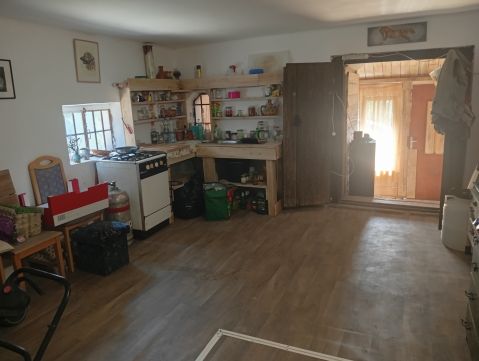 Eladó Ház 8051 Sárkeresztes Jókai u.