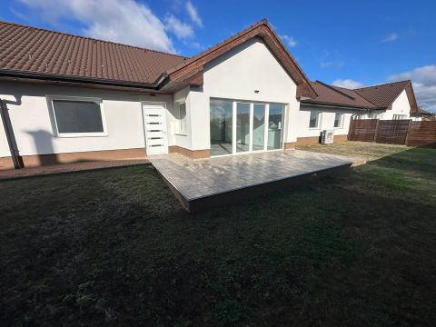 Eladó Ház 2730 Albertirsa , Központi helyen