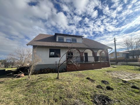 Eladó Ház 2485 Gárdony 