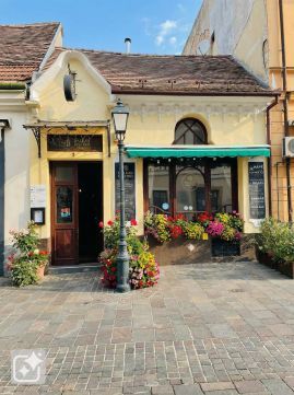 Eladó Vendéglátás 7621 Pécs , === Történelmi belvárosban önálló ingatlan===