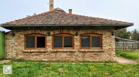 Eladó Ház 6932 Magyarcsanád , 113 nm-es, 3 szobás családi ház eladó