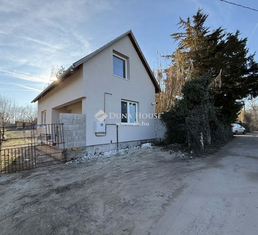 6000 Kecskemét , Felújított családi ház eladó / cserélhető kecskeméti lakásra — 1/27