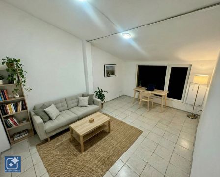 Eladó Lakás 1202 Budapest 20. kerület , Központi helyen