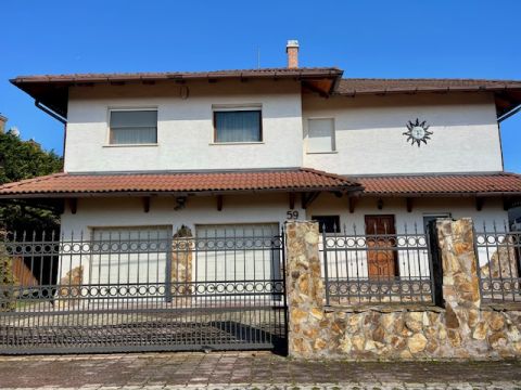 Eladó Ház 2141 Csömör 