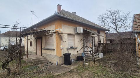 Eladó Ház 6060 Tiszakécske Kerekdombon a fürdő közelében