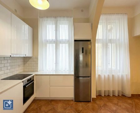 Eladó Lakás 1051 Budapest 5. kerület , 50 sqm flat in Dorottya street next to the Las Vegas Casino 