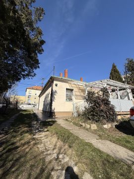 Eladó Ház 8192 Hajmáskér , Tábori út közelében 